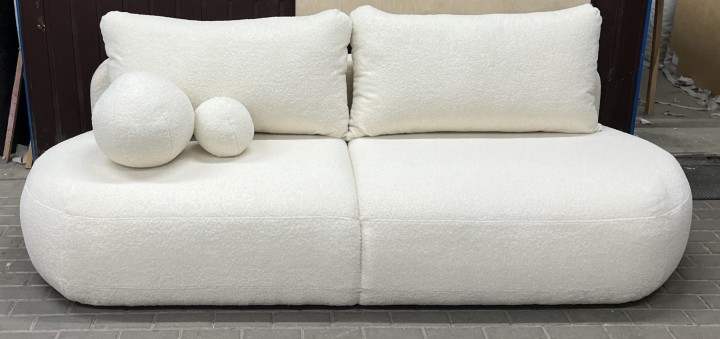 Proces tapicerowania sofy Paris – przygotowanie mebla