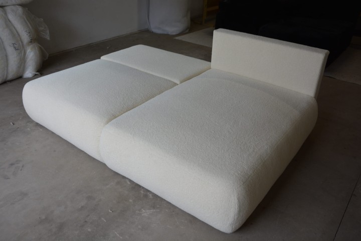 Funkcja spania narożnika Frappe Mini, modułowa konstrukcja po rozłożeniu